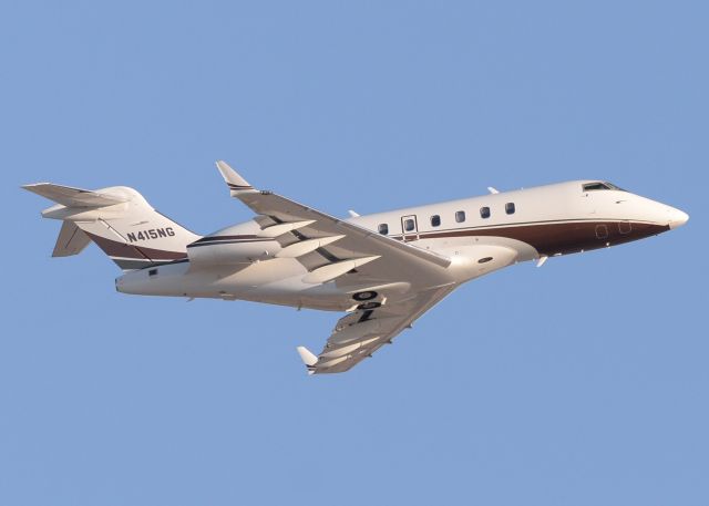 Bombardier Challenger 300 (N415NG)