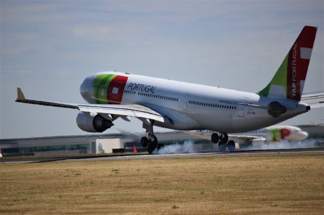 Airbus A330-300 (CS-TOQ) - Aeroporto Lisboa   3-05-2017