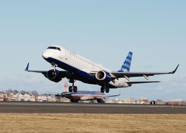 Embraer ERJ-190 (N183JB) - N183JB as Azul Brasileiro rotating off of RWY27......double winglet shot :) !