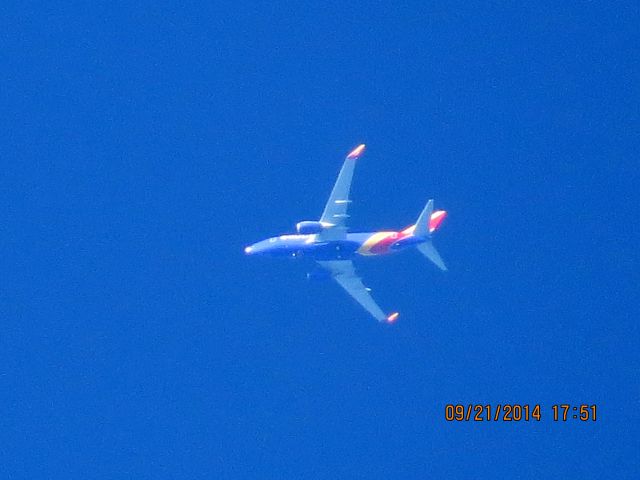 Boeing 737-700 (N905WN) - Southwest Airlines Heart Livery flight 3679 from Atlanta to Denver over Baxter Springs Kansas (78KS) at 38,000 feet.