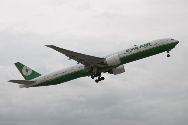 Boeing 777-200 (B-16719)