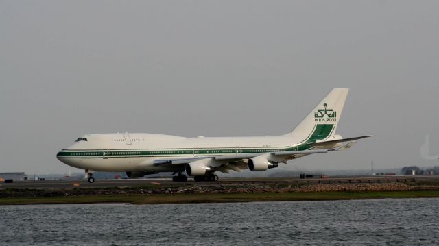 Boeing 747-400 (HZ-WBT7)