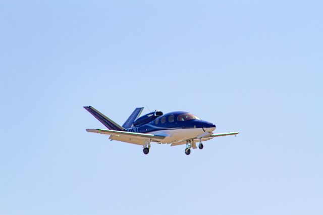 Cirrus Vision SF50 (N776Y)