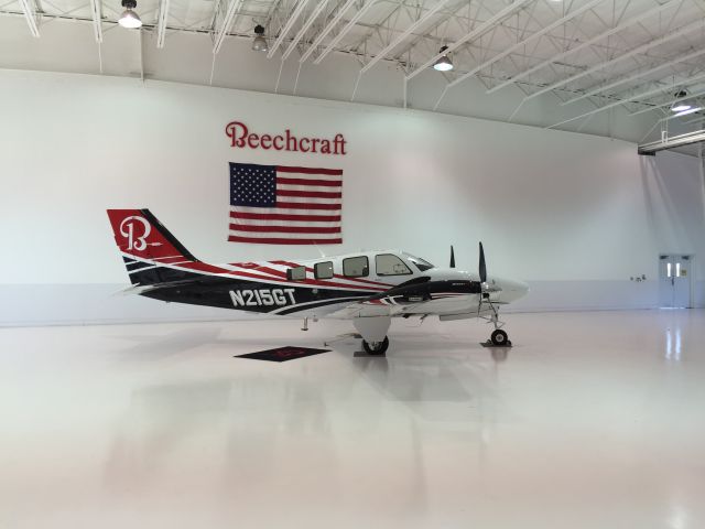 Beechcraft Baron (58) (N215GT)