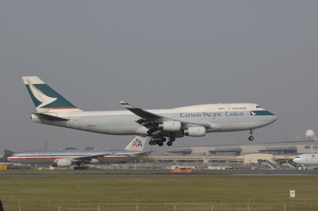 Boeing 747-400 (B-HOZ) - Landing at Narita Intl Airport 16R on 2010/5/5