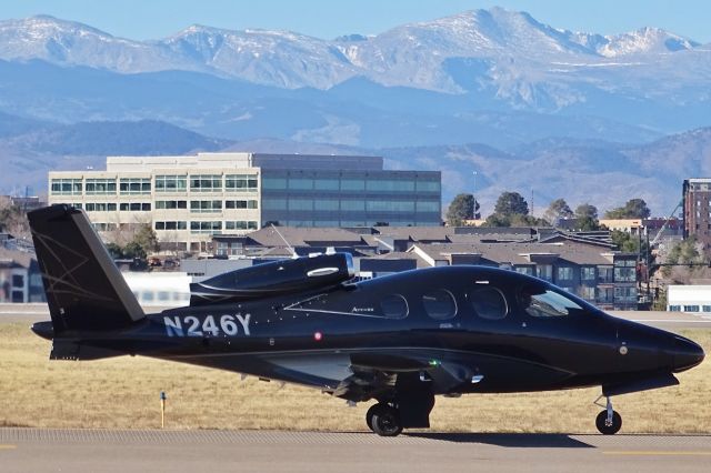 Cirrus Vision SF50 (N246Y)