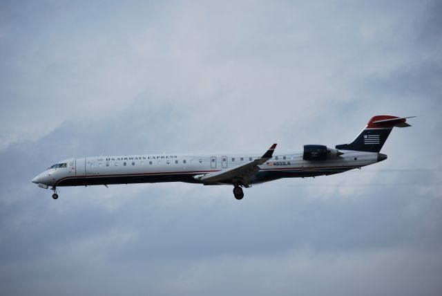 Canadair Regional Jet CRJ-900 (N933LR) - On approach for runway 18L - 10/23/09