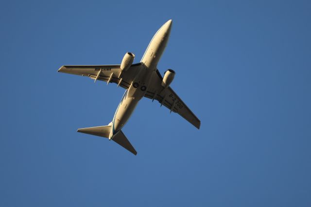 Boeing 737-800 (B-2700)