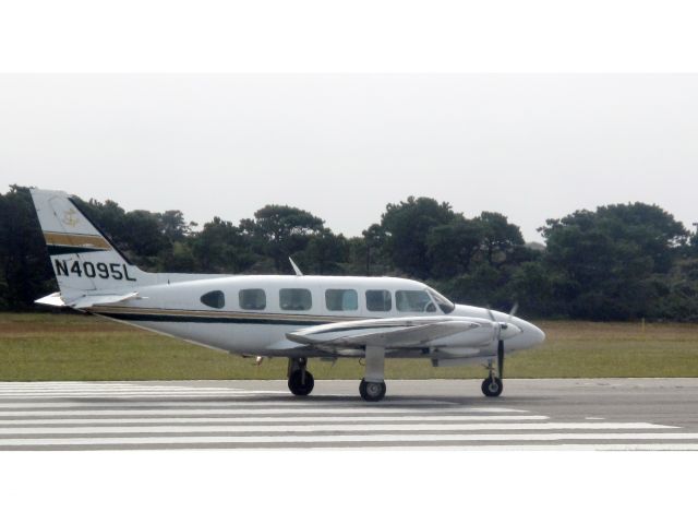 Piper Navajo (N4095L) - Take off runway 24 at Nantucket.