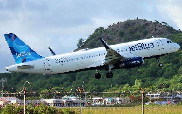 Airbus A320 (N804JB)