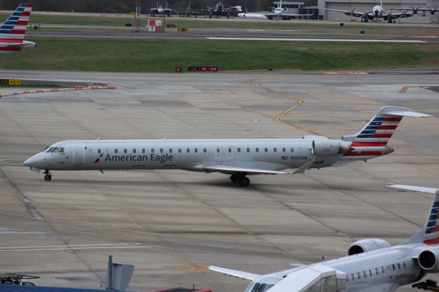 Canadair Regional Jet CRJ-900 (N565NN)