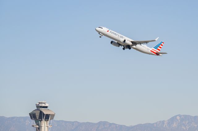 Airbus A321 (N106NN)