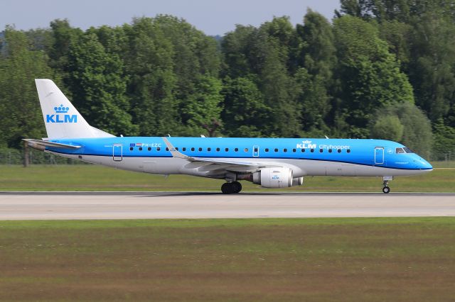 Embraer ERJ-190 (PH-EZC)