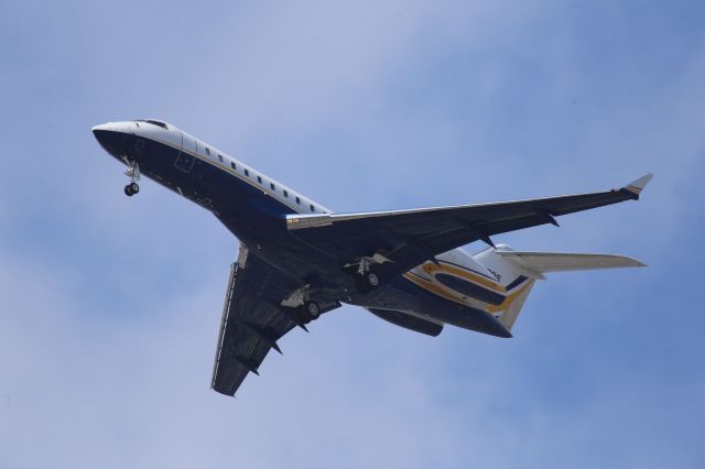 Bombardier Global Express (N709DS)