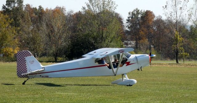 Piper NE Cub (N17RB) - Taxiing to departure is this next Pumpkin drop from this 1946 Taylorcraft-Piper J-3 Cub in the Autumn of 2022. "Let's Roll"!