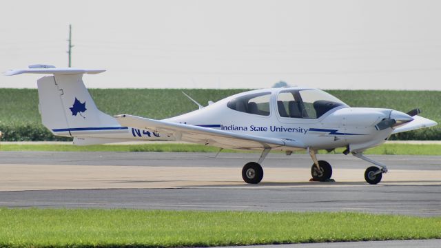 Diamond Star (N464TH) - One of Indiana Stare University’s DA40s sitting at Kentland Municipal. br /br /8/18/23