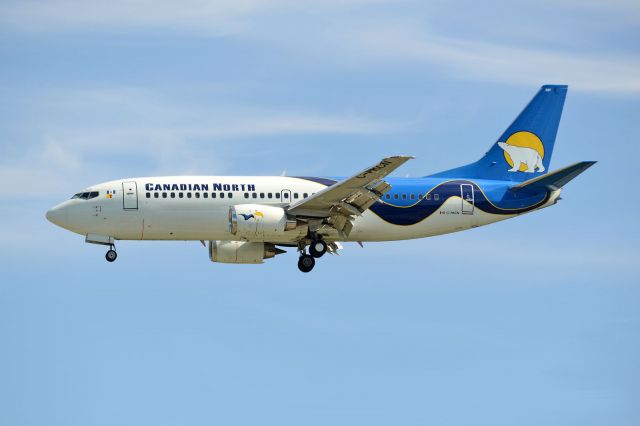 BOEING 737-300 (C-FKCN)