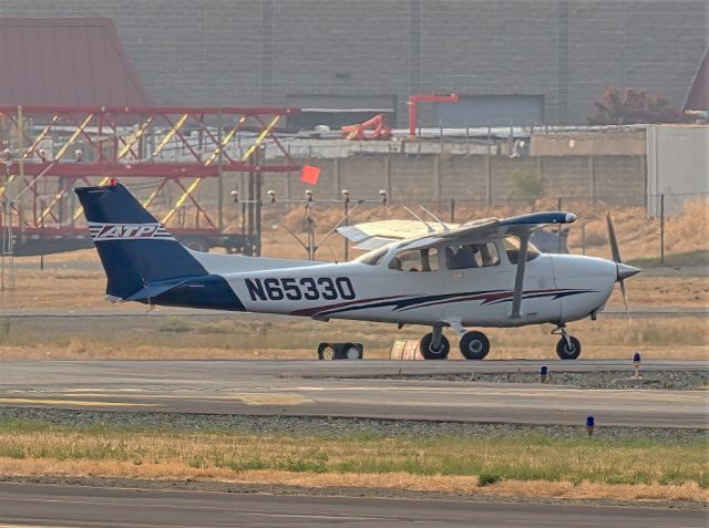 N65330 — - Cessna 172S at Livermore Municipal Airport, Livermore CA. August 2020