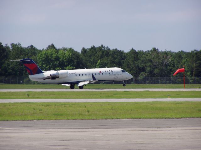 Canadair Regional Jet CRJ-700 (ASQ5527)