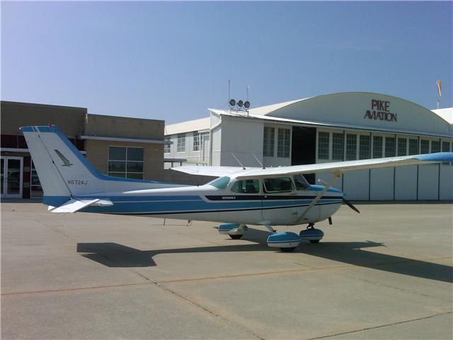 Cessna Skyhawk (N5724J)