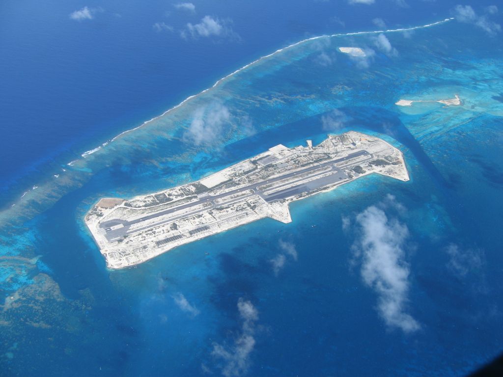 — — - Johnston Island Airfield, photographed from Cessna 208 N696PW on ferry flight from California, Hawaii, Majuro, Saipan, and Korea.  Shot taken from 8000 feet, with photo window open.  January 2009