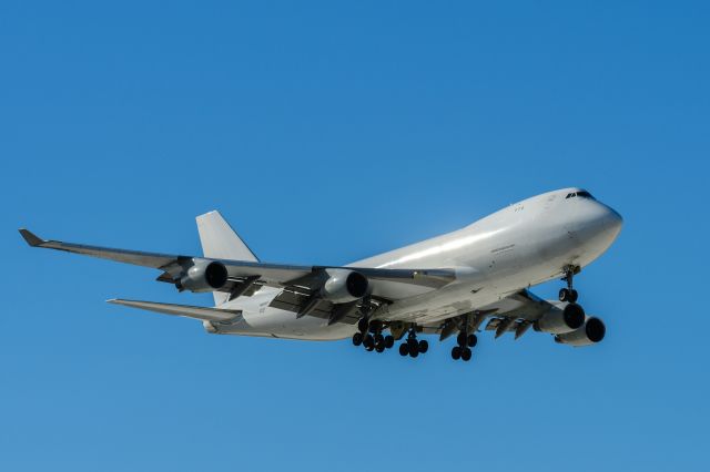 Boeing 747-200 (N908AR) - Approach San Bernardino runway 6