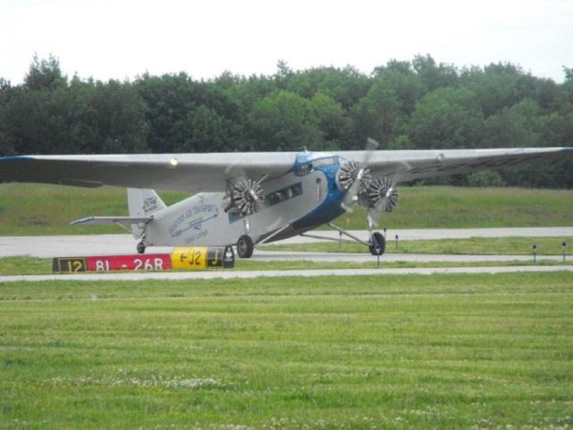 Ford Tri-Motor (NAC8407) - EAA Event