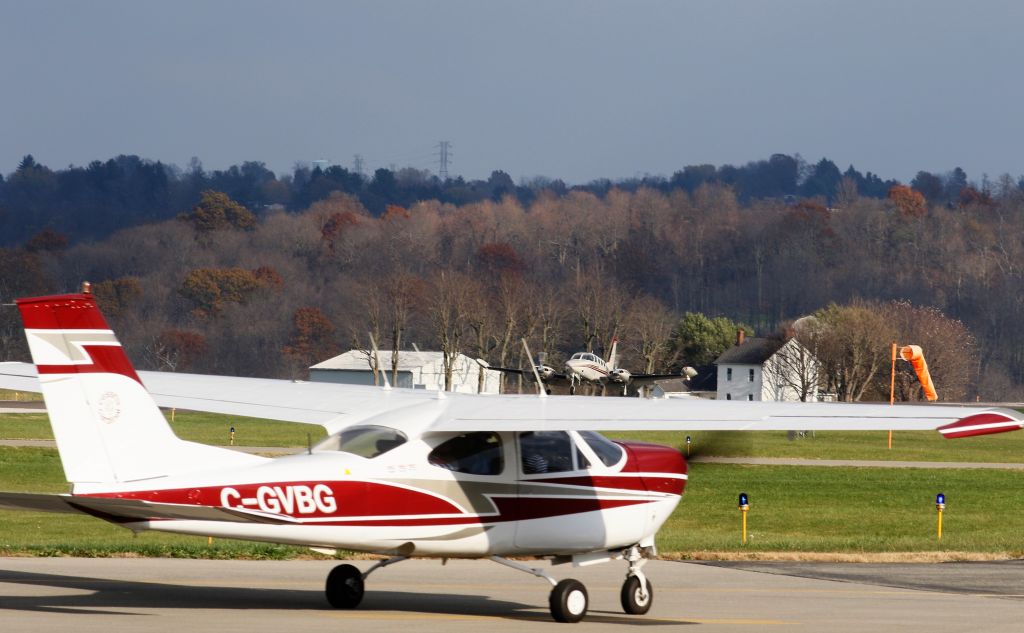 Cessna 177RG Cardinal RG (C-GVBG)