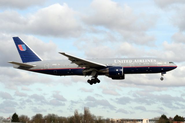 Boeing 777-200 (N792UA) - Arriving on 04-Mar-10 operating flight UAL924 from KIAD.