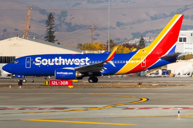 Boeing 737-700 (N962WN)