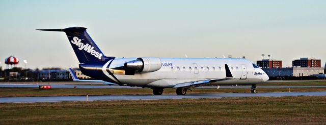 Canadair Regional Jet CRJ-200 —