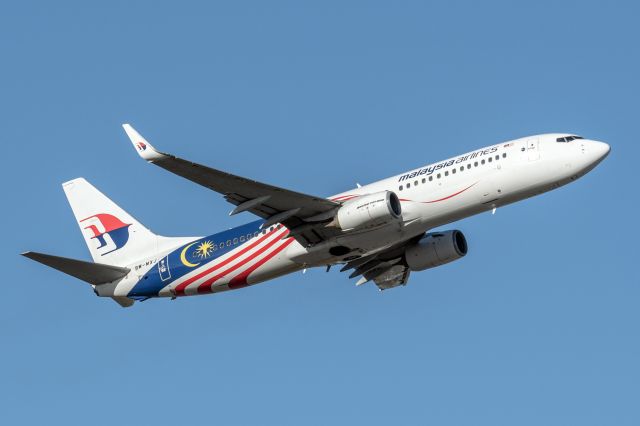 Boeing 737-800 (9M-MXJ) - Boeing 737-8H6 cn 40137-4131. MAS 9M-MXJ rwy 21 departure YPPH 15 April 2023