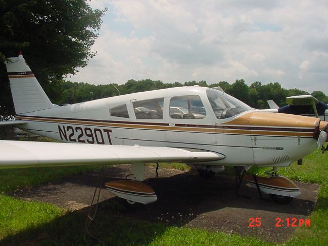 Piper Cherokee (N2290T)