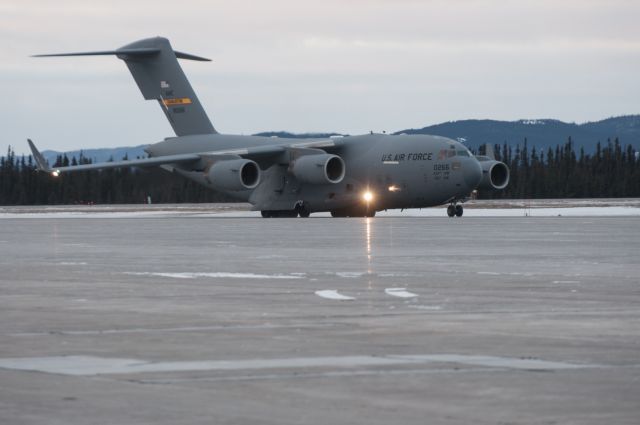 Boeing Globemaster III (N80266)