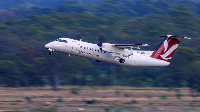 de Havilland Dash 8-300 (VH-QQM)