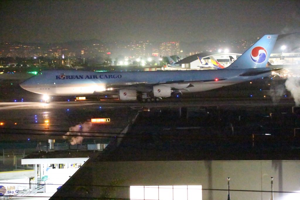 BOEING 747-8 (HL7639)