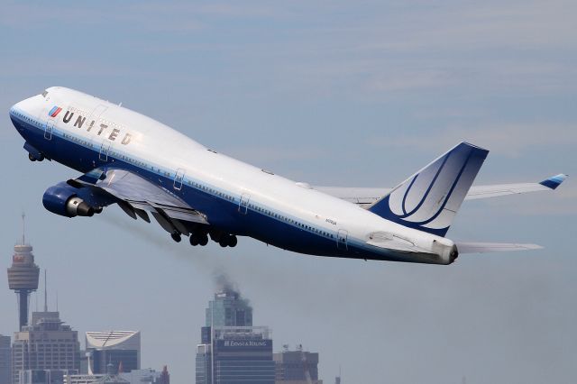 Boeing 747-400 (N174UA)