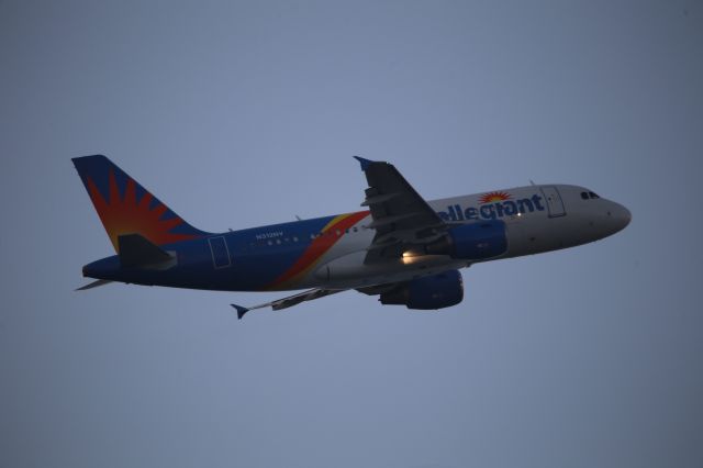Airbus A319 (N312NV)