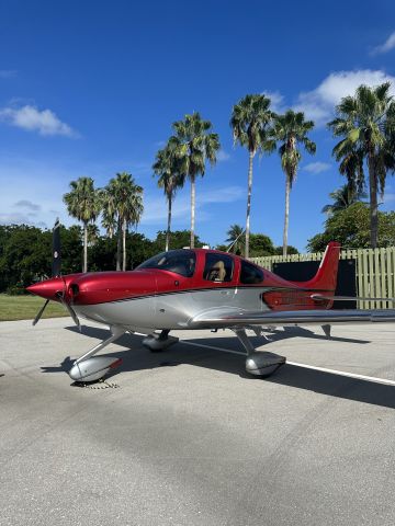 Cirrus SR-22 (N88CR)