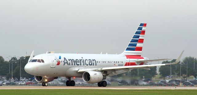 Airbus A319 (N9010R)