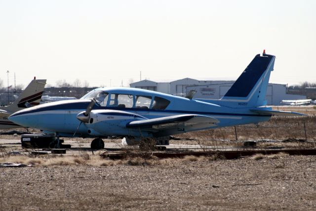 Piper Aztec (N5125Y) - Seen here on 6-Mar-07.