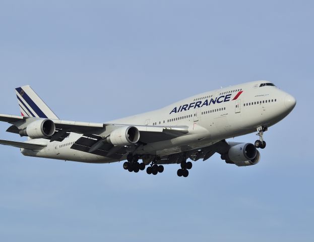 Boeing 747-400 —