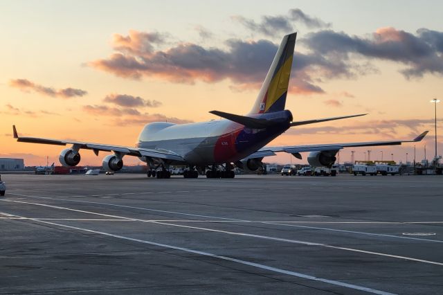 Boeing 747-400 (HL8616) - Twighlight 03-18-23. North Cargo Ramp.
