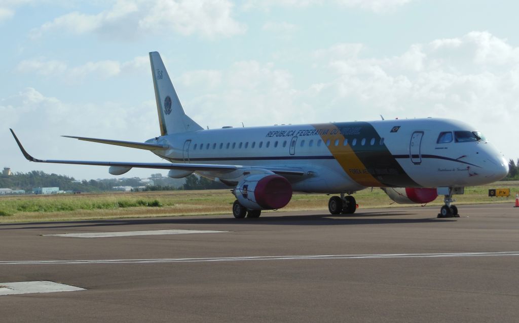 Embraer ERJ-190 (VAL22590) - A rare visit to TXKF, Bermuda.