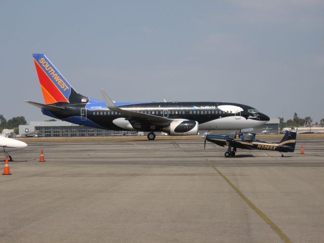 Boeing 737-700 (N715SW) - Taxiing to gate after landing