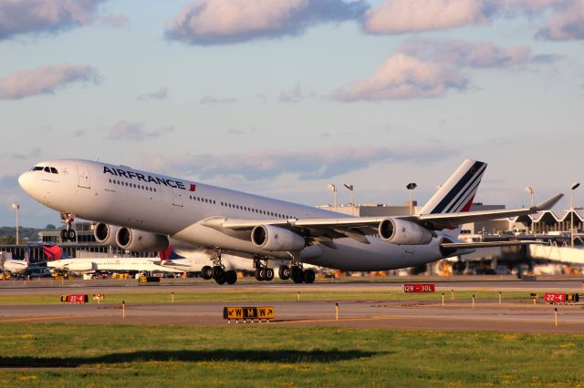 Airbus A340-300 (F-GLZS) - Summer Departure schedule for Air France out of Minneapolis