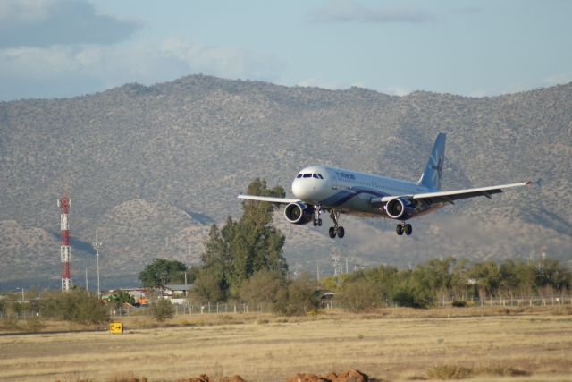 Airbus A320 (XA-TLC)