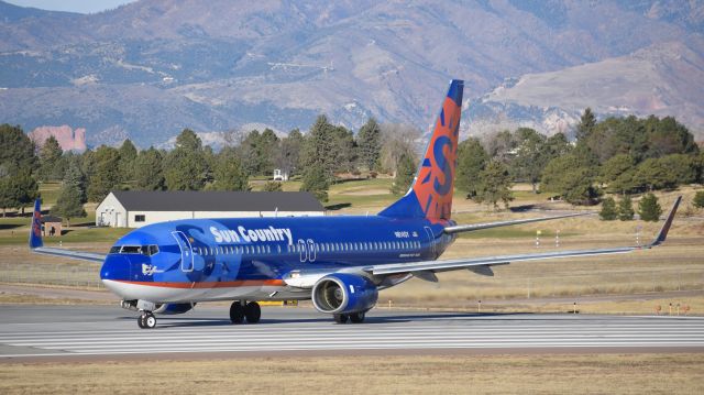 Boeing 737-800 (N814SY)