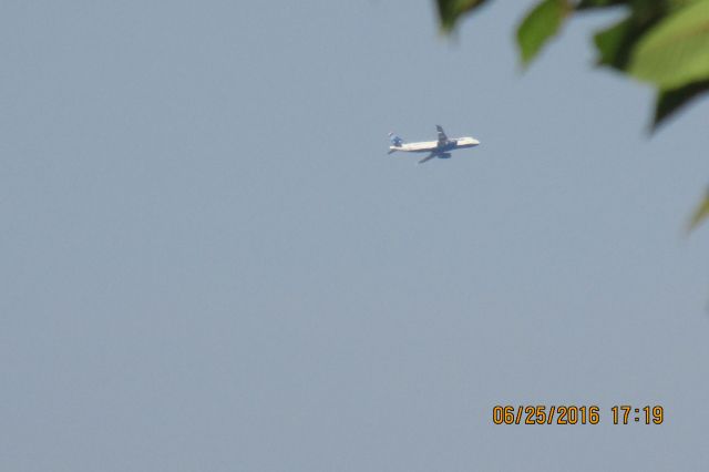 Airbus A320 (N648JB) - I know these photos will receive 1/5 stars, but get this, I am a kid who doesnt drive and can not access the good plane spotting spots that the "good" photos come from.  Also, I live in the dry deserts of Arizona in restricted airspace. I am only visiting here for family reasons :(