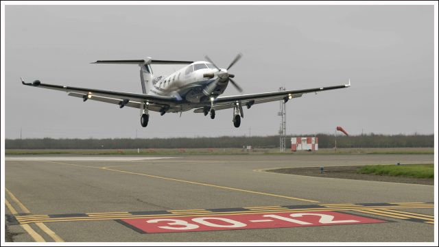 Pilatus PC-12 (N649P) - KMCE RWY 30